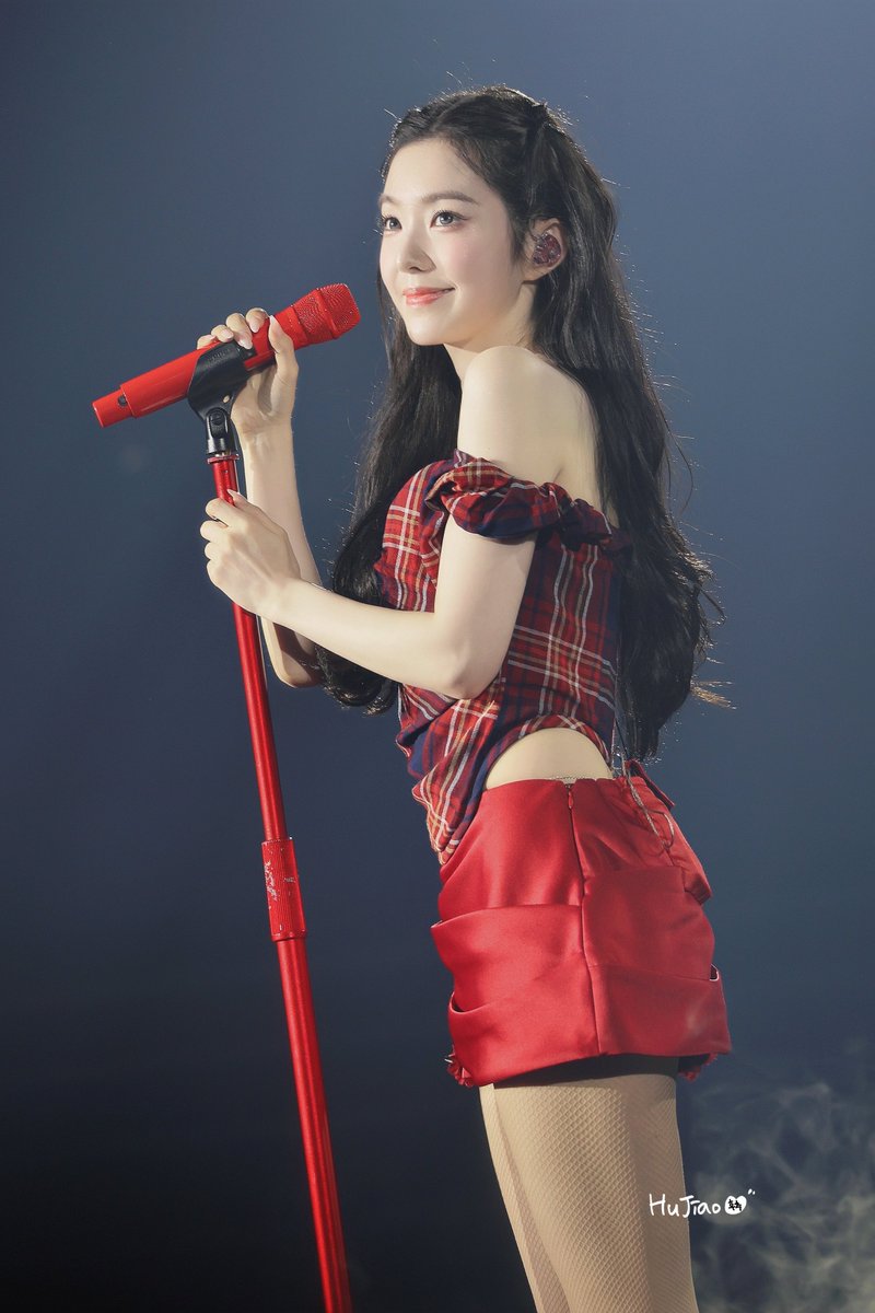 HuJiao_1009's tweet photo. 260524 #IRENE #아이린 I-Will  Day2 

🎤🐰 https://t.co/8D1m1rc632