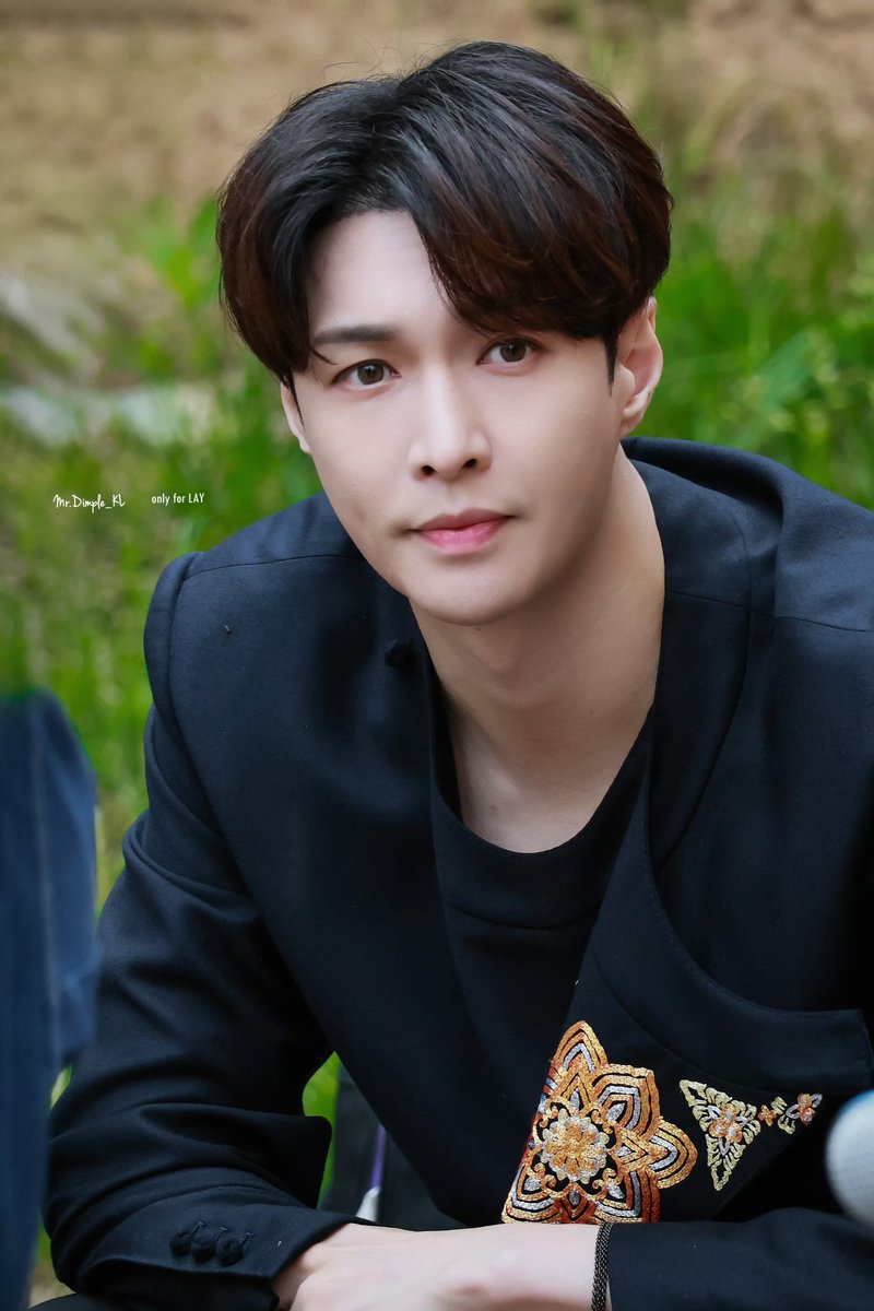 xifim_'s tweet photo. yixing ❤️‍🔥 @layzhang https://t.co/ox1292R0dj