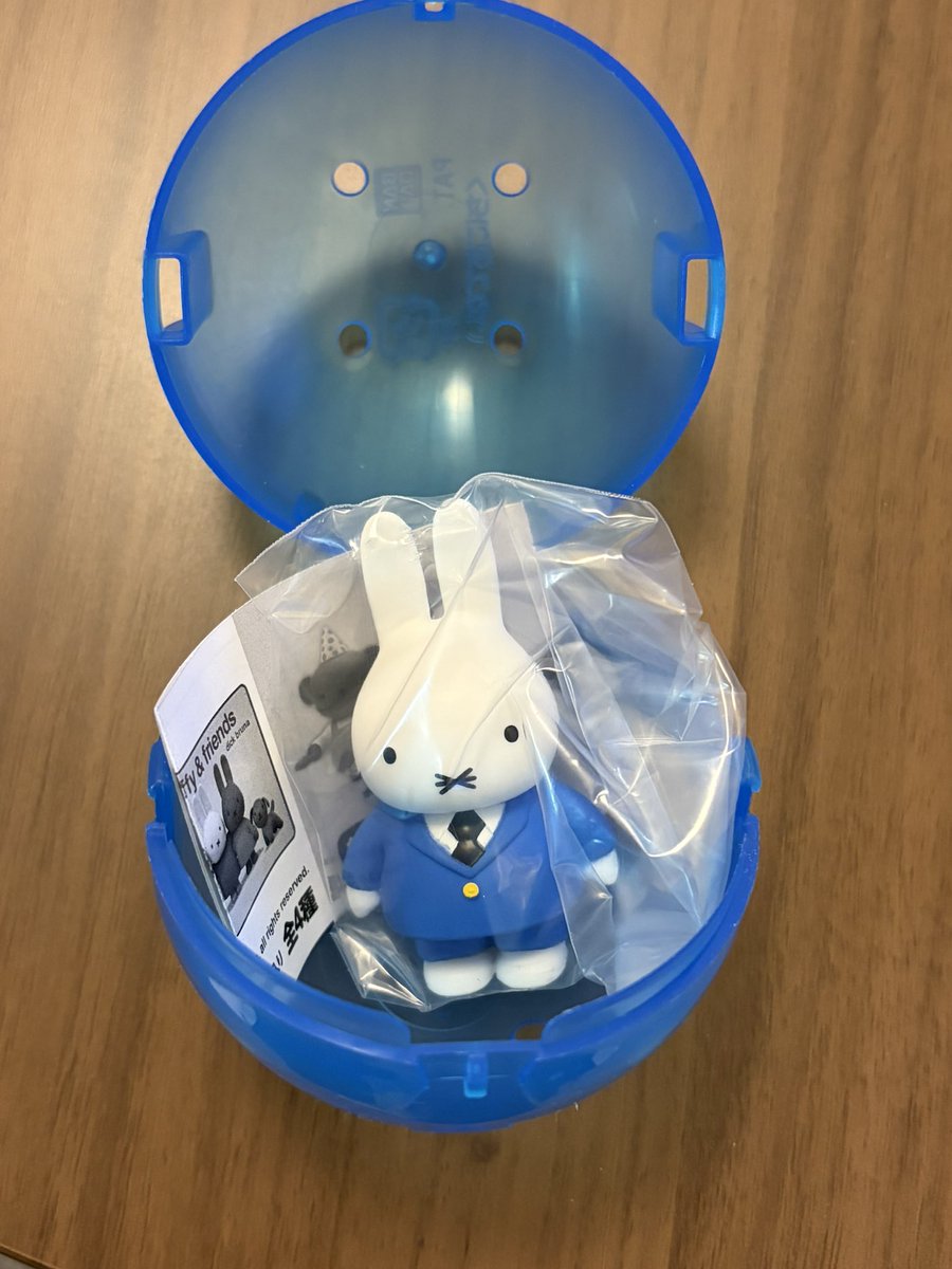 3m_h8's tweet photo. 【交換】ミッフィー　ガチャガチャ　シーンコレクション　おかあさんのおたんじょうび

譲 : おとうさん
求 : おかあさん

郵送での交換希望です
検索からでもお気軽にお声がけください🙇 https://t.co/DQT4jdMtfU