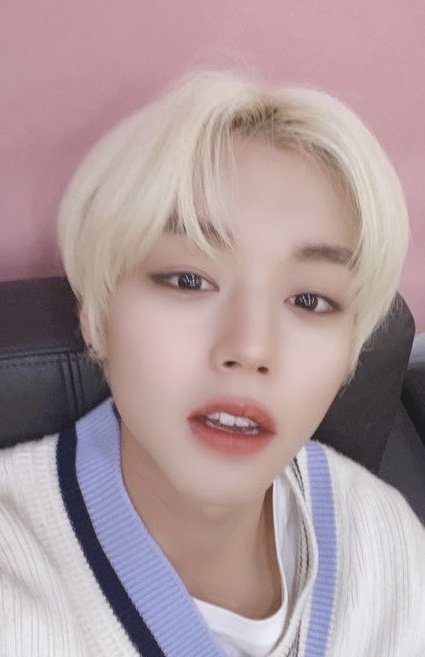 훈니.. tweet media