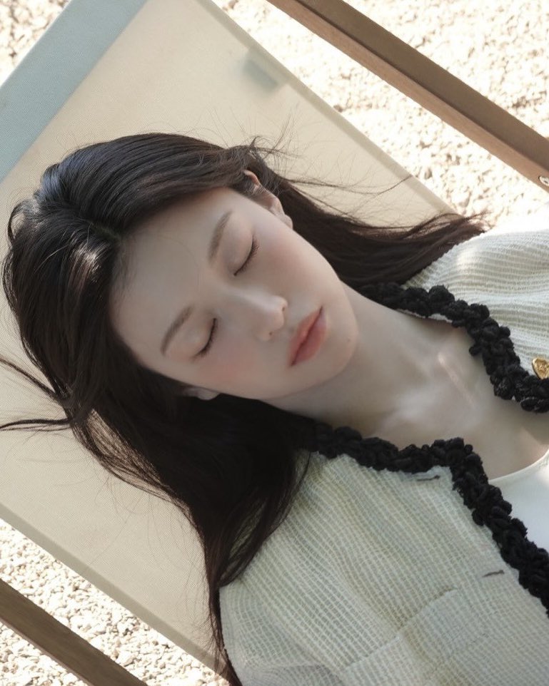 go younjung tweet media