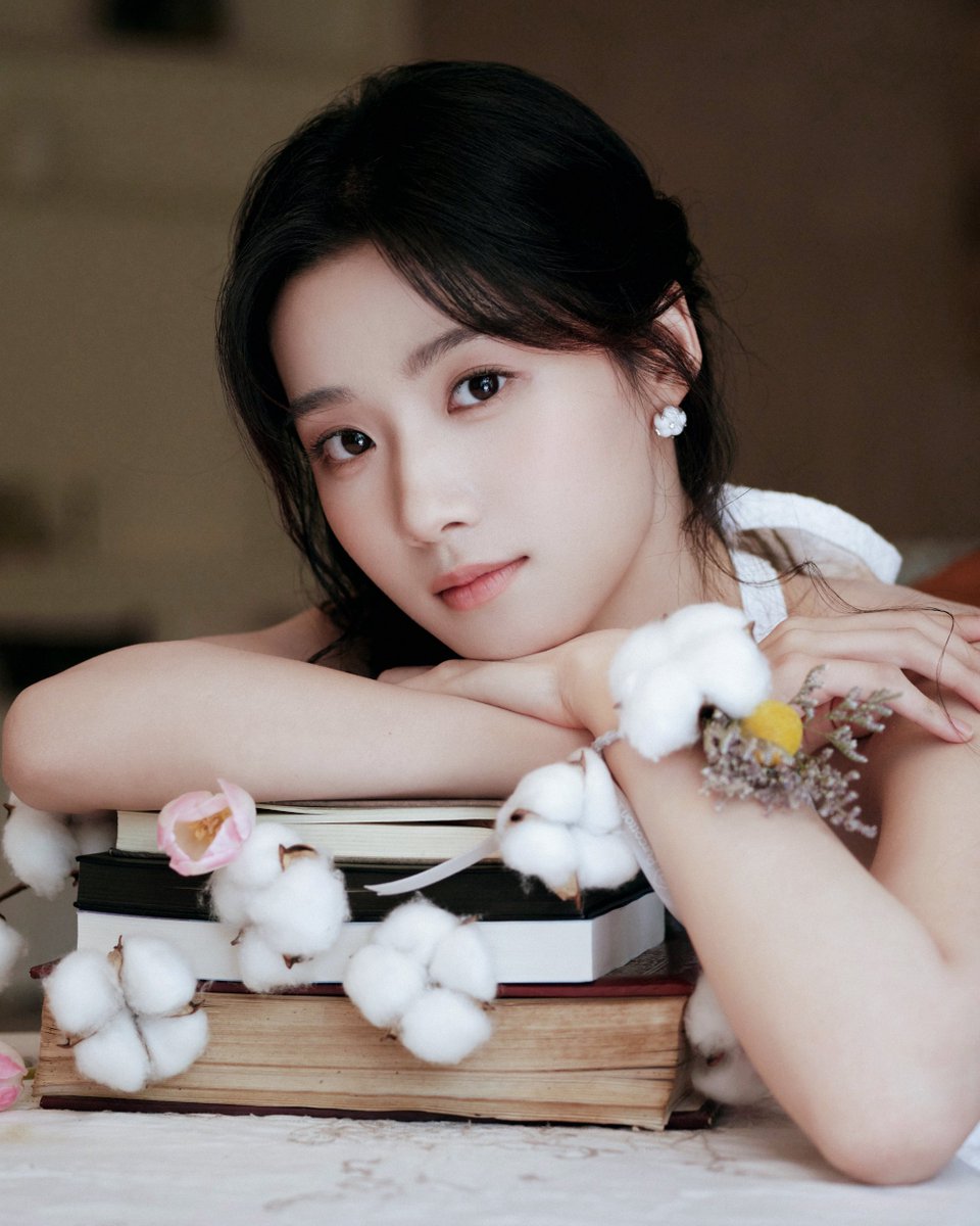 for0927x's tweet photo. 260524 Lu Yuxiao Studio Weibo update 

“Suddenly this summer, the cicadas sing and the days are long. Let's go on a wonderful date with Lu Yuxiao.”

#LuYuxiao #卢昱晓 https://t.co/vGjSHYfxQX