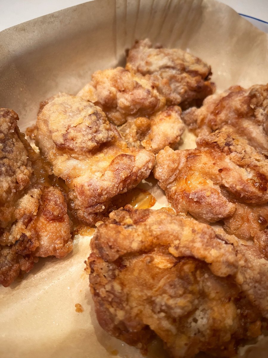 PRchie616's tweet photo. 鶏の唐揚げこそがノンフライヤーの真髄と言っても過言ではないな。
初めて作ったけど、信じられないくらいくらい美味しかった😳油で揚げるよりずっと上手くできた！ https://t.co/qLIvn8Pcwr
