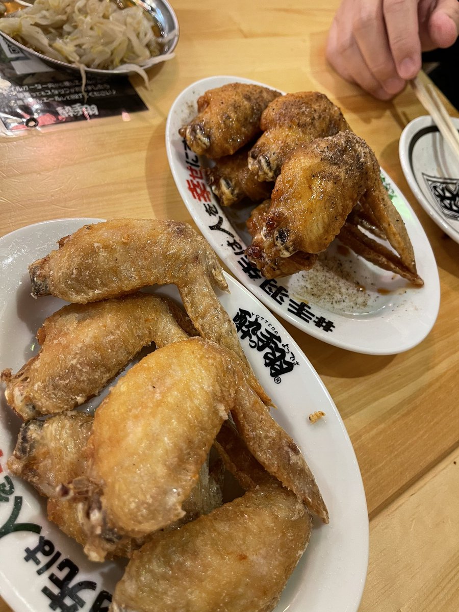 1031110yu's tweet photo. 手羽先とペペロンブロッコリー https://t.co/CZ3F3yWsCK