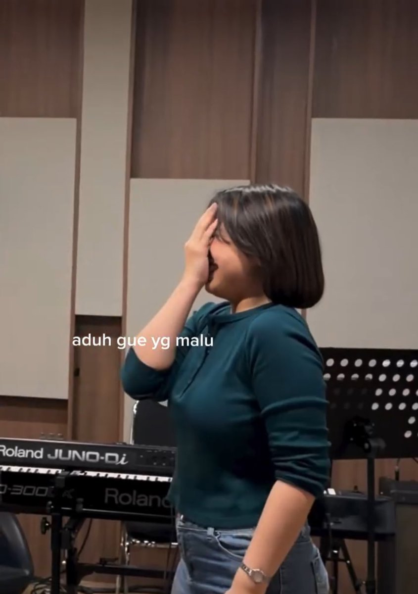 insidefolkative's tweet photo. Kayanya cuma Bernadya nih yang bisa isengin Bilal 😂 mana nyanyiin kicau mania lagi 😭😭 https://t.co/GjKdM9u8Hv
