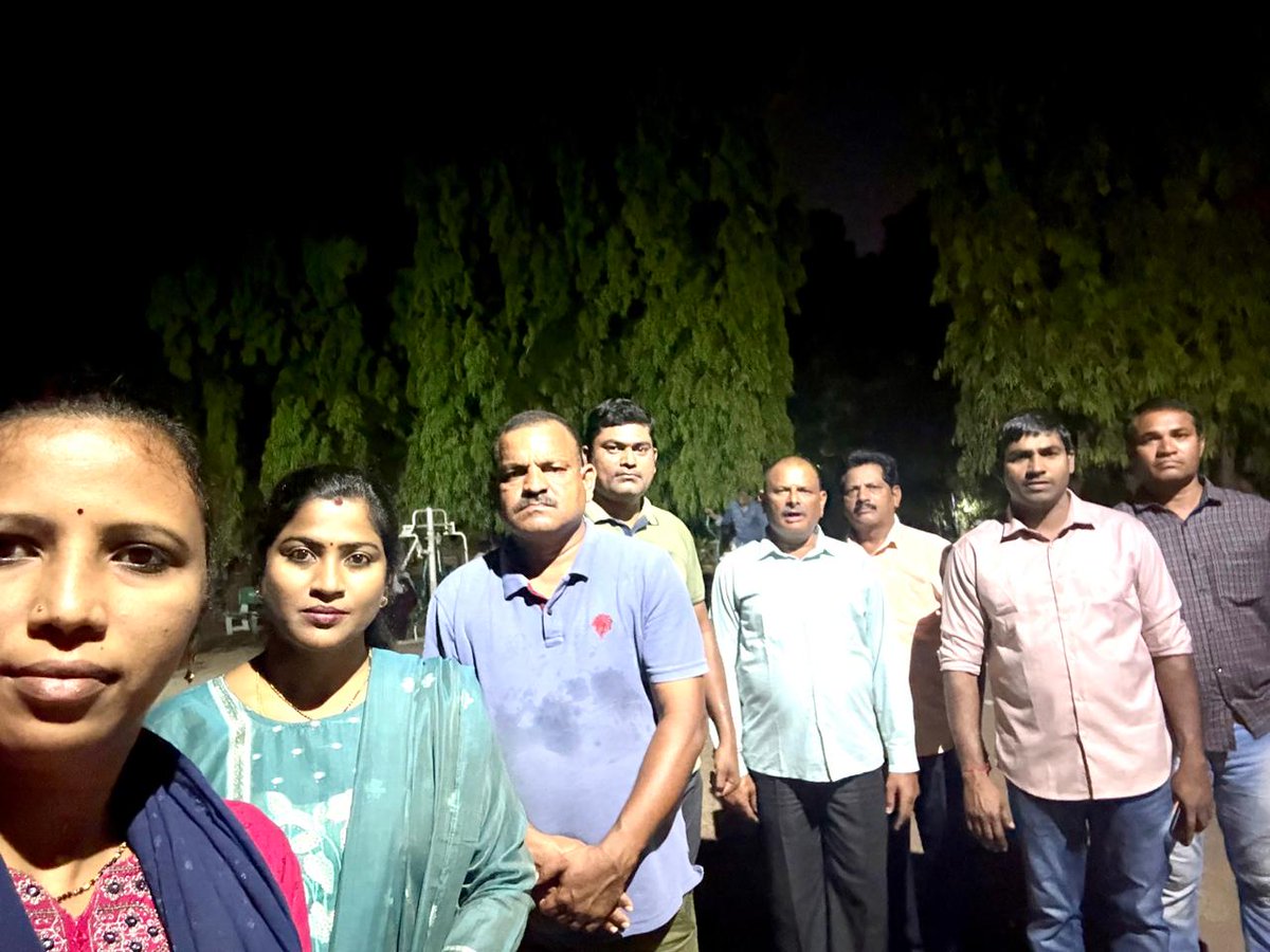 she_teams's tweet photo. Conducted #Special Raid Programme at #CHILDREN'S PARK #HANAMKONDA. In which 20 Members of Public were participated. We explained the following topics what is #sheteam,how it Works how it is useful for them #TSafe App,Child #helplineNo.1098 etc. https://t.co/SvZeO8hlHX