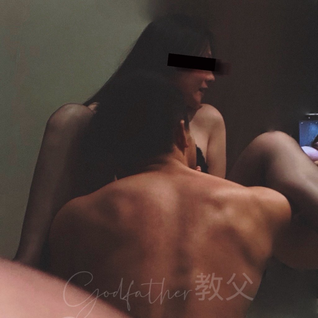 91GodFather's tweet photo. 尝试下正方形构图…很难裁 🥹
#杭州 #杭州私房 #少妇 #NTR #调教 #男主 #杭州单男 https://t.co/8sal0tP8Qd