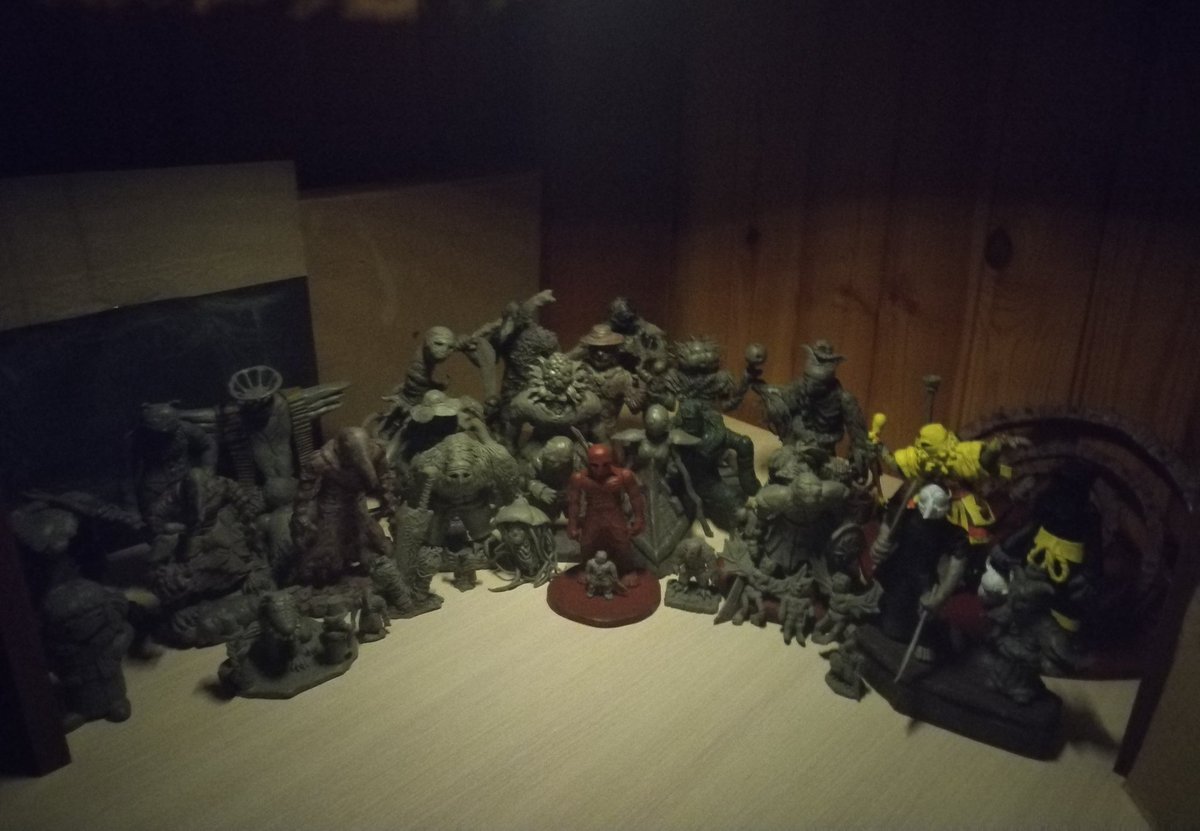 hevnest06's tweet photo. All my fear and hunger collection (almost) #fearandhunger #funger #fearandhungersculpting https://t.co/zTO3BjfuY3