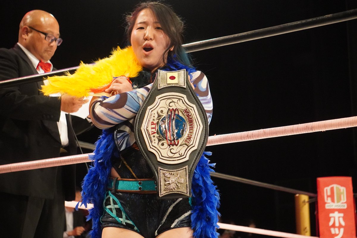 nobumichinoku's tweet photo. 2026.5.22 仙女 仙台PIT大会 メインイベント
センダーガールズワールドタッグ選手権試合
サファイア・リード＆アニータ・ヴォーン vs 水波綾＆愛海①
握手をして試合がスタート。愛海選手がドロップキックに。アニータ選手がショルダータックルに。
#SENJO #愛海と水波 #HyperActive https://t.co/khlxBO1Z5Q