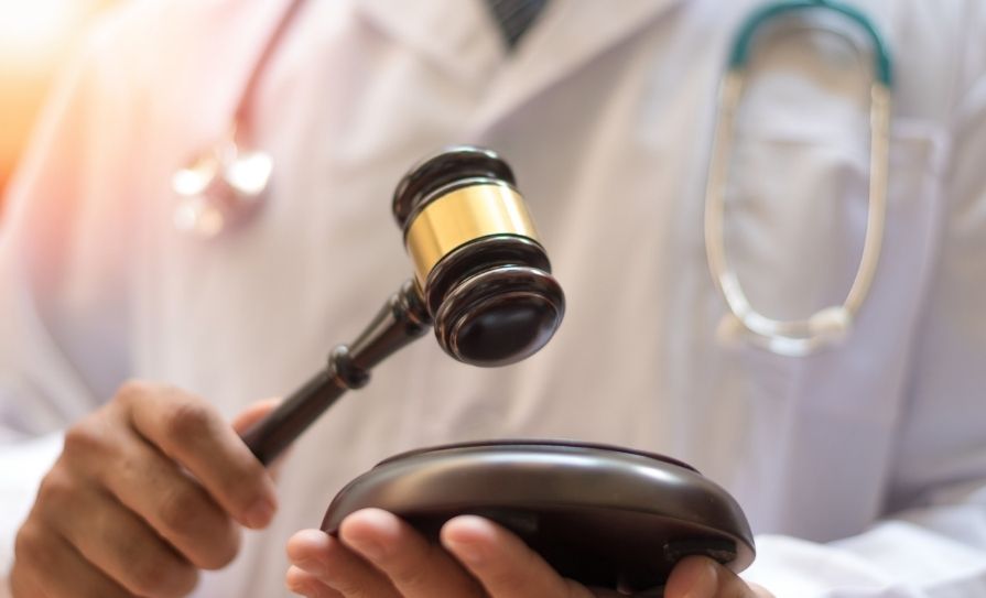 med_indonews's tweet photo. Ms Claire Cregan provides information and guidance on dealing with requests made by, or on behalf of, the coroner

https://t.co/gqH1bkZF7w 

@MedisecIreland #coroner https://t.co/Lf8r5xxGMQ