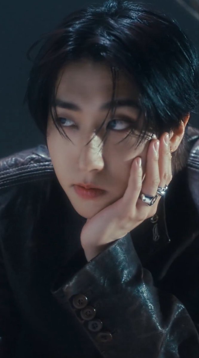 비니 tweet media