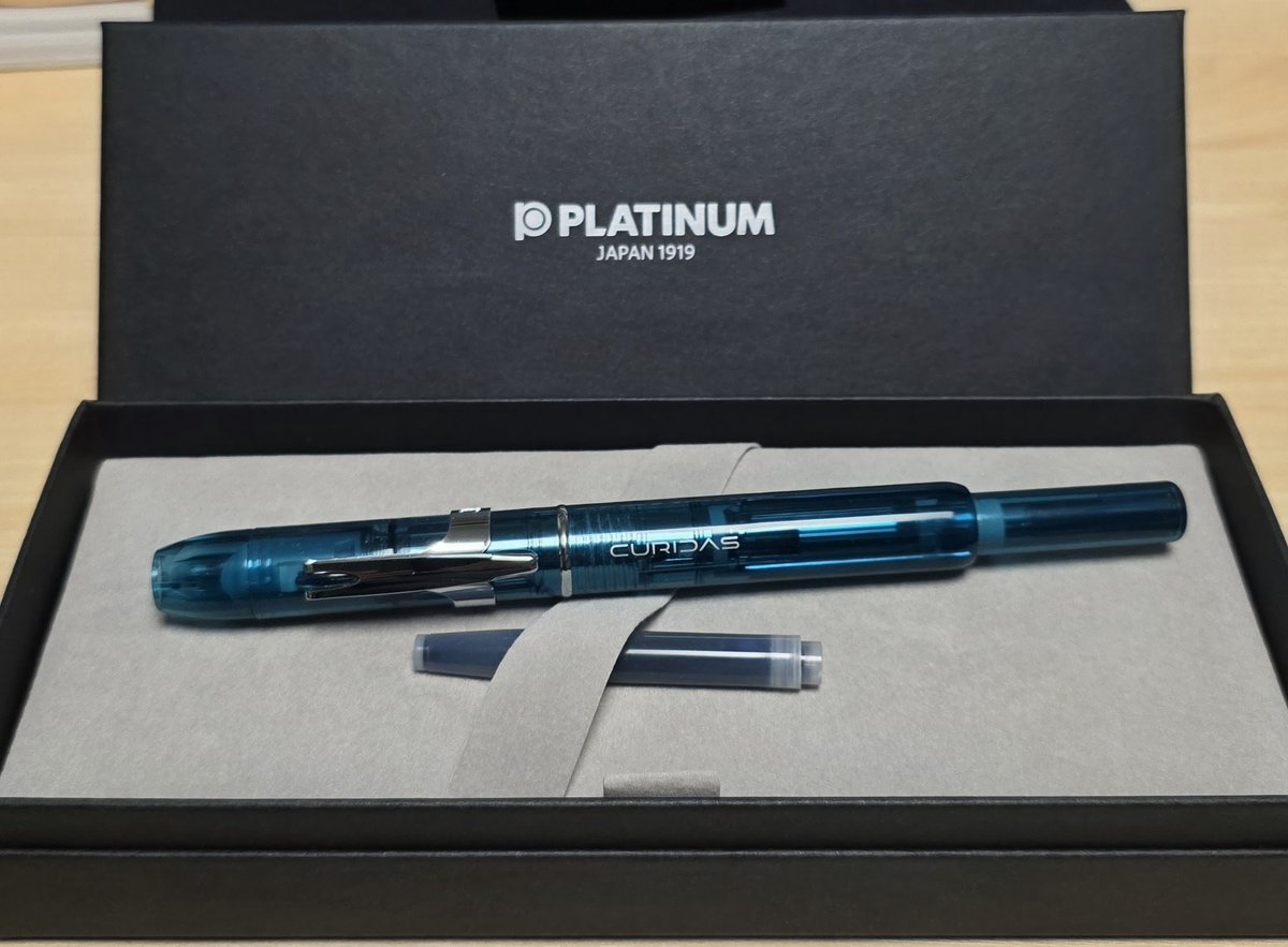 mi8lele's tweet photo. 届きました!
#CURIDAS #PLATINUM #万年筆 #いまる民 https://t.co/nNnKbOQrCk