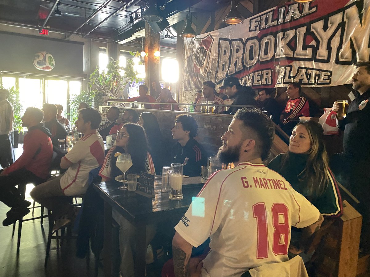 RiverPlateBK's tweet photo. En Brooklyn Manda River…nadie más…

#RiverPlateBrooklyn #BrooklynEsDeRiver #RockySiemprePresente #RiverEnUSA #RiverEsMundial https://t.co/D8M0ffDGS3