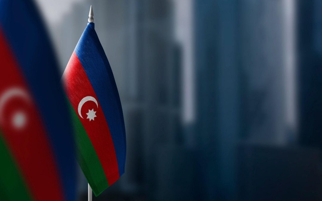 radar1918's tweet photo. Azərbaycanın Təbriz🇦🇿 şəhərindəki baş konsulu avtomobil qəzası nəticəsində vəfat edib.

Mayın 23-ü, axşam radələrində, Azərbaycanın Təbrizdəki konsulu Ramil İmranov Təbriz-Culfa avtomagistral yolunda Mərənd yaxınlığında uğradığı qəza sonucunda həyatını dəyişib. Bu haqda Azərbaycan Respublikası Xarici İşlər Nazirliyi rəsmi məlumatda bildirib.