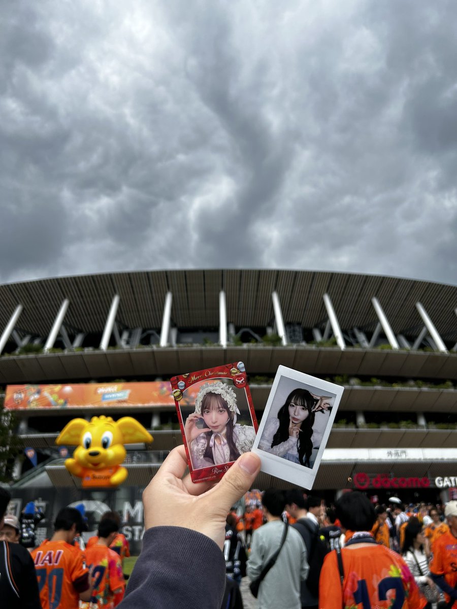 tomo_3244's tweet photo. エスパルス×すいすて
5度目の正直国立決戦
 #すいすて 
 #塩川莉世 
 #spulse https://t.co/ttUiU5T09q
