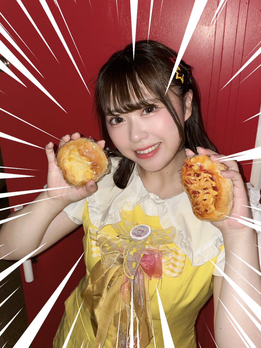 popopodoooo's tweet photo. 🔴 開港 🔴

／

#まいのうまいぱん 屋さん開店🥐

＼

🌻まいちゃん @kiiro_ohana が
手作りパンを焼いたようです…❣️

23時までお待ちしております❤️‍🔥

Wi-Fi🛜開通✨️
VISA、マスターカードの
タッチ決済対応済👛✨️

#ぽ堂 グループ展
#かわいいあのこにぽっぽっぽ 
開催中🎀🎀

ぽっぽっぽ～🚢💭 https://t.co/KiVDZaTCKA