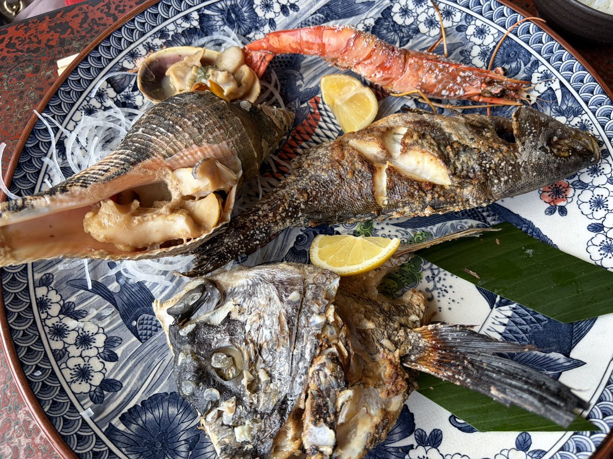 silvermonkey104's tweet photo. 混浴の近くに名店発見！
えびふりゃと磯焼き
1日５食限定の磯焼きが絶品
そして　そこそこリーズナブル♩ https://t.co/FlE1d4nnA9