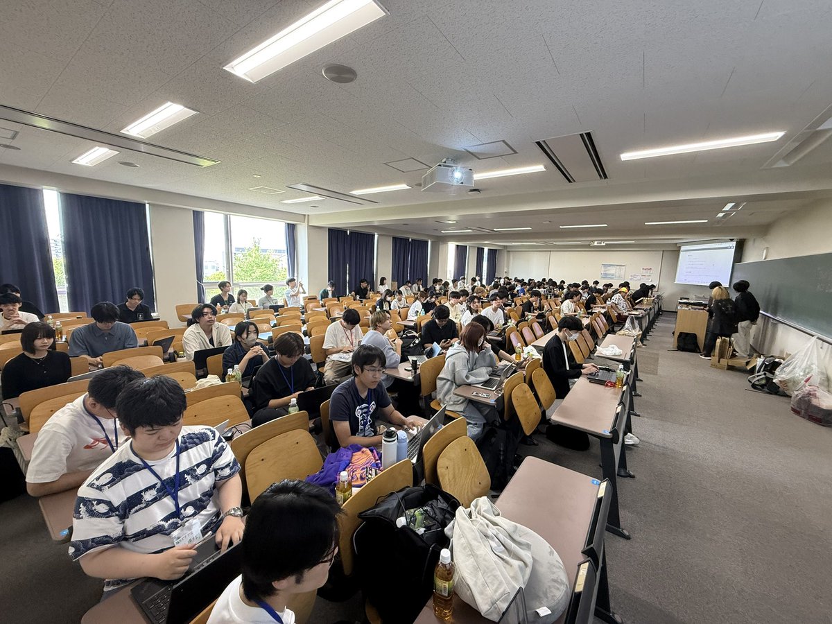 Hackz_team's tweet photo. DDDハッカソン最終発表ついに始まるッチュ！
みんな頑張ってたから楽しみッチュ〜！！！ https://t.co/dKwMqkVjfg