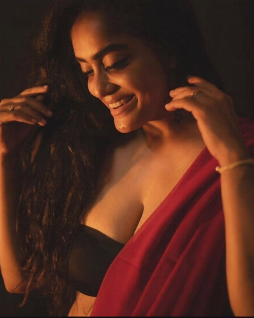 indian_beautee's tweet photo. Waist card 🥵🔥

Abhirami ✴️

#AbhiramiVenkatachalam https://t.co/OaGiAMVLQ0