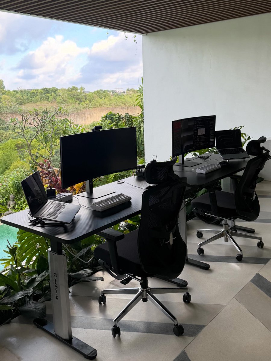 KEIONCC's tweet photo. @XScharo My setups through the last 6 months l https://t.co/sFELcPRx5y