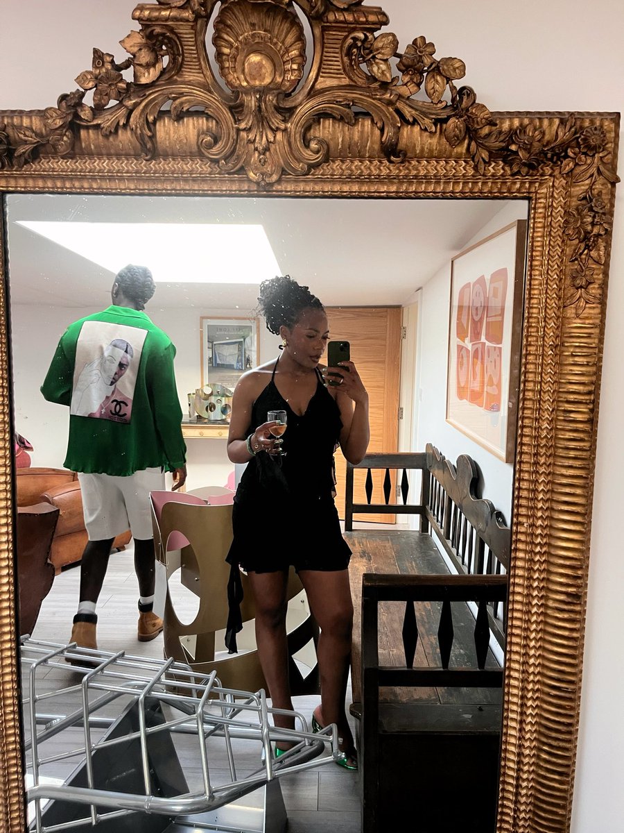 rianaunaji's tweet photo. stepping into 30 🥳👩🏽‍🎨 https://t.co/vMWSqiq4jY