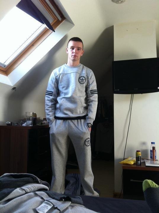 scallyladss's tweet photo. Drop the joggers mate https://t.co/AG0vKq8q6T
