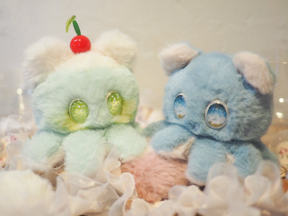 shasa_bear's tweet photo. [RT감사합니다]
안녕하세요, 싸샤베어입니다.
여름을 맞아 메론소다와 바다를 품은 쪼꾸미 크툴루를 분양합니다. 🌊🍈🍨🍒
(2026. 5. 24. 20:00~ 5. 30. 자정까지 )
잘 부탁드립니다 ☺️😌

자세한 소개는 이쪽 링크에 있습니다 👉>
https://t.co/Iwd5DHB4lK https://t.co/XDEasRHVDE