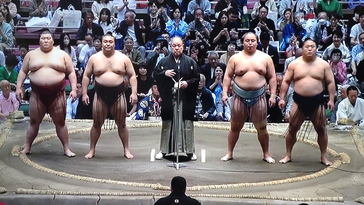 チィ tweet media