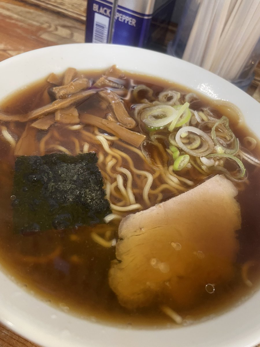 airwolfcher's tweet photo. 八王子グルメ！堪能しました。
大好きなレスラーの一人、八王子出身の高橋ヒロムも食べた
『竹の家』のラーメンは昔ながらの安心の味でした。
『都まんじゅう』は札幌市民ご存知の『とうまん』よりやや薄めで白餡も甘さ控えめで美味しかったヨ。
取材はちゃんとしてますよ。 https://t.co/Fxl9JVTkLo