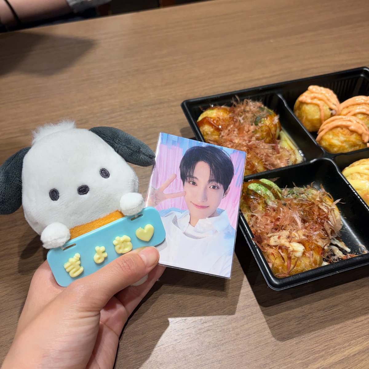 dkdk_tarou's tweet photo. 大阪楽しかった〜〜これにて私のyakusoku終了❣️°・*:.。.☆ドギョムさんともまたいつの日か❣️🍀
気長に待つぞ〜〜〜𛰙᭜𖫴𖫰𖫱𖫳𖫲𖫲𖫳𖫴𖫰𖫱꛰ ᭜𖫴𖫰𖫱𖫳𖫲𖫲𖫳𖫴𖫰𖫱꛰ʕᨦ💖 https://t.co/imzMsGx0iG