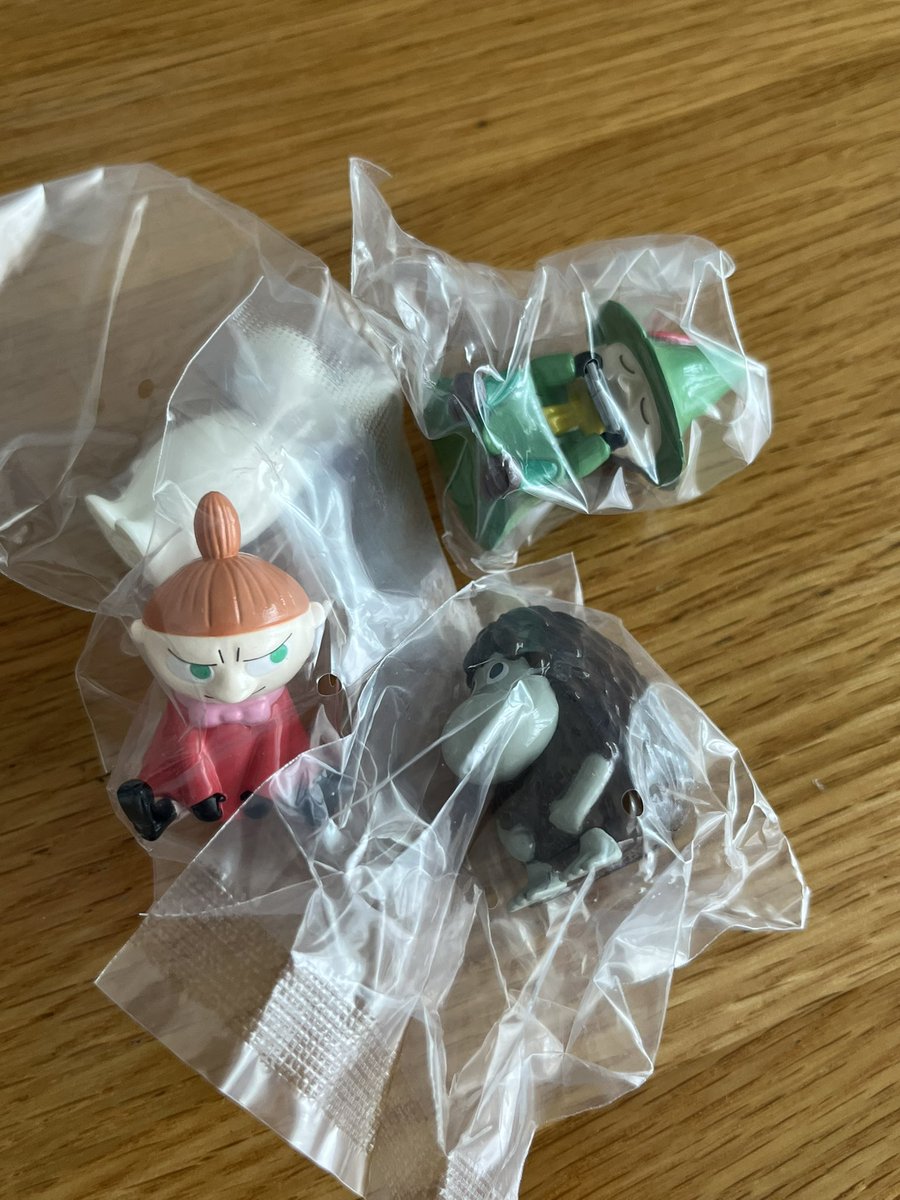 shangkani's tweet photo. ムーミンクラシカルモードのガチャ。1発400円。1600円で4種フルコンプ、どうよ！ https://t.co/4rnJUD01lu
