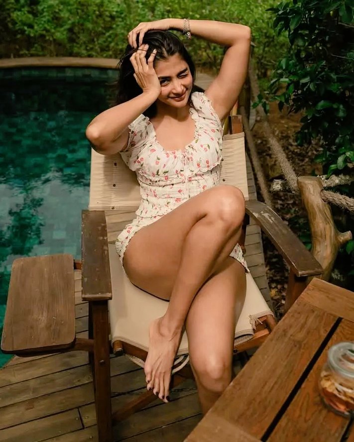 FunbirSingh's tweet photo. #PoojaHegde was a junior to #VarunDhawan at the Bombay Scottish School in Mumbai.

The childhood connection recently gained attention during the promotions of their film Hai Jawani Toh Ishq Hona Hai. Varun Dhawan revealed they were schoolmates, jokingly stating that Pooja Hegde didn't look like this back then, while Pooja good naturedly quipped that he probably didn't even know she existed at the time.