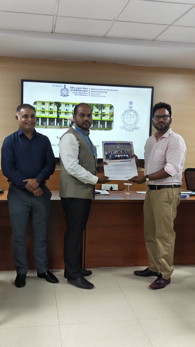 OfficersRevenue's tweet photo. Wrapping up a great week of learning at NIGST, Hyderabad! 33 OTs of ORS 23 batch have successfully completed their 5-day training in Modern Surveying and Mapping techniques. Ready to take these cutting-edge skills to the field! @rdmodisha @NIGST1967 https://t.co/DxSEXKdPFL
