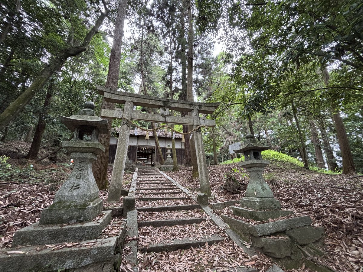 高取町・束明神古墳。佐田春日神社境内の終末期古墳。凝灰岩の切石をの