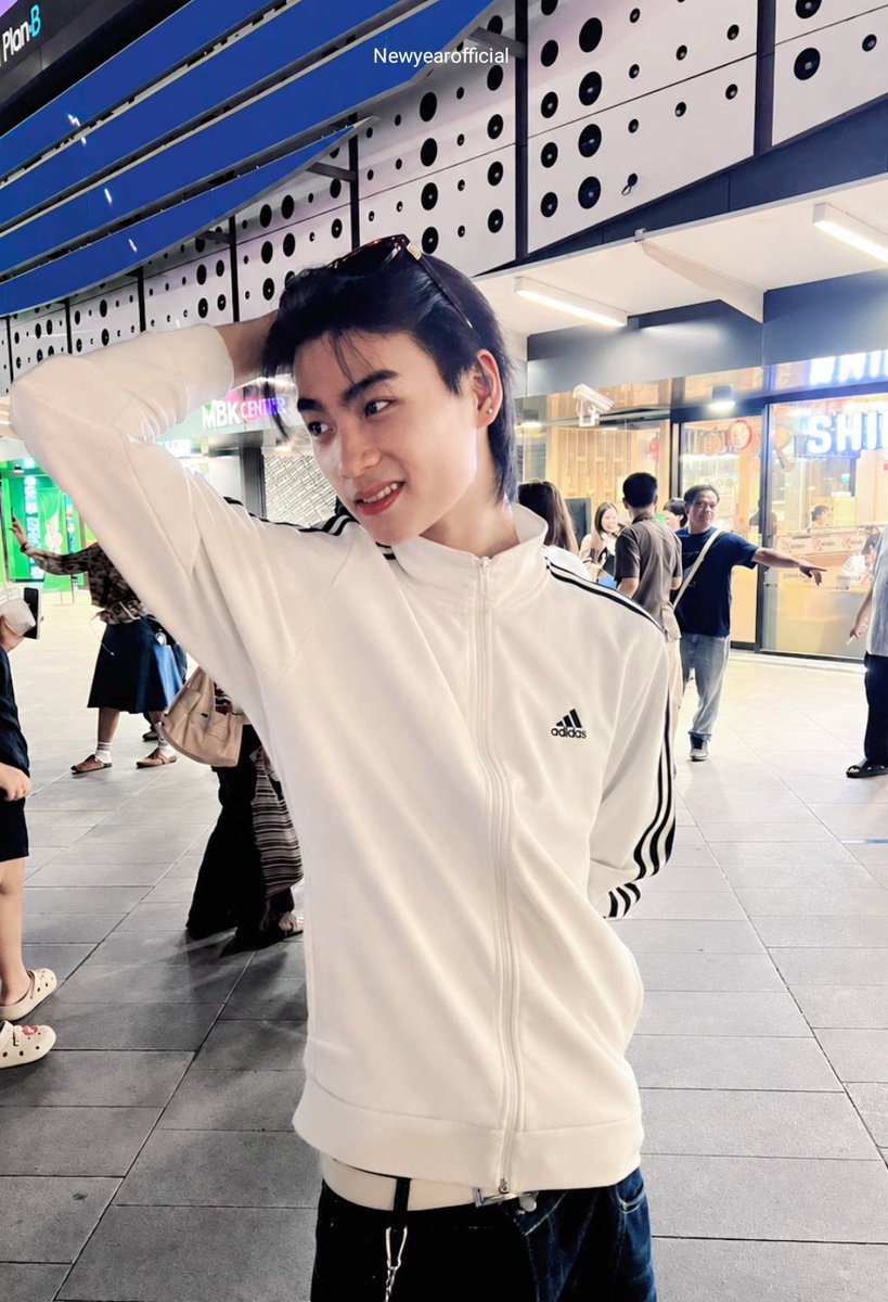 Newyear_Official tweet media