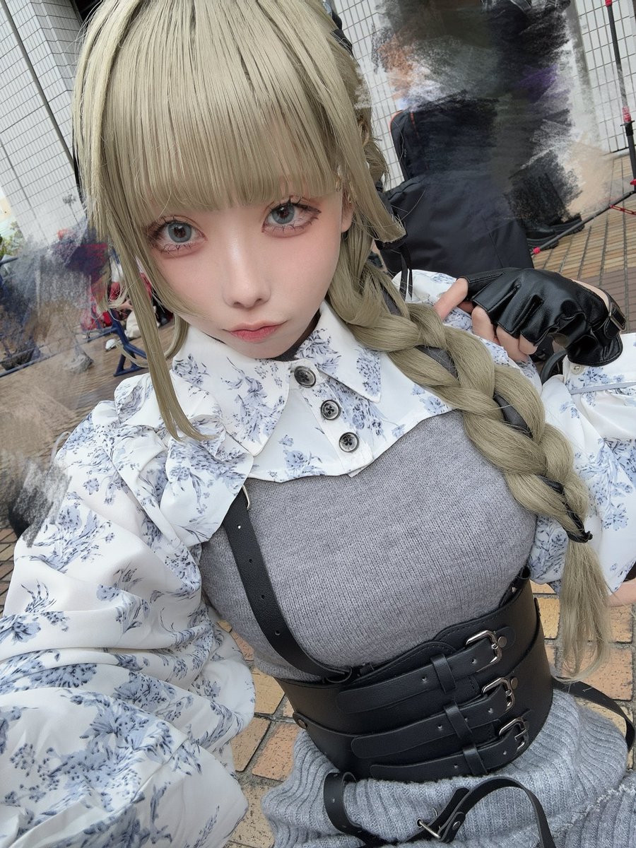 やの@24a! tweet media