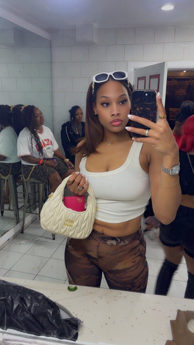 I DONT DO CONTENT 😒 tweet media