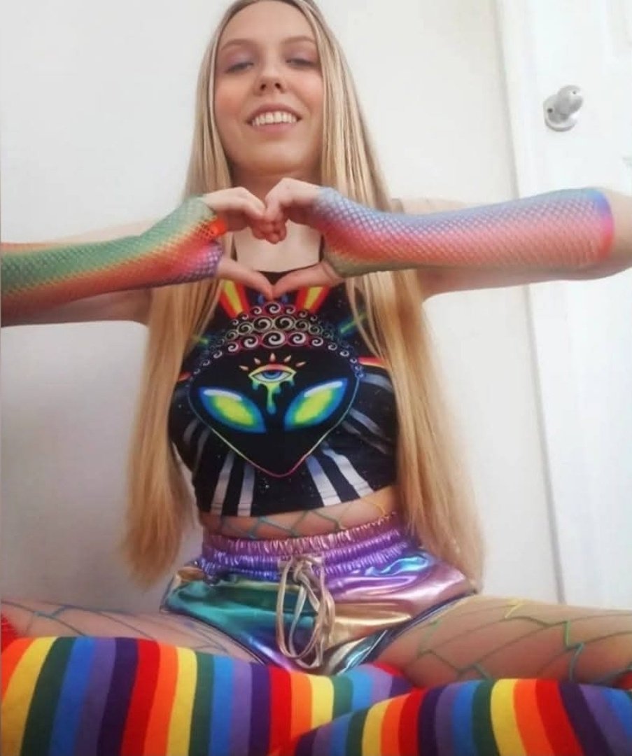 🌈🍄 The Rainbow Witch (the sequel) 🍄🌈 tweet media