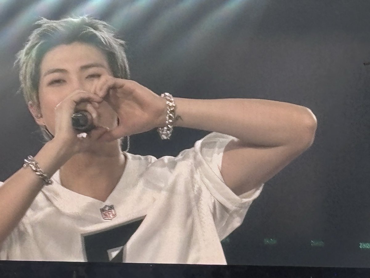 Jimin’s No More Dream Abs tweet media