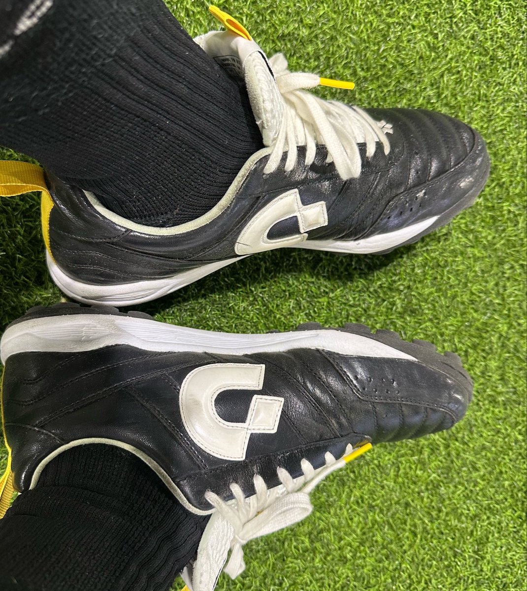 nutfutsal's tweet photo. 久しぶりの人工芝。
ゴムチップ少なめで人工芝もあんまりつかなかったからよかった。 https://t.co/nPMfUkNFTC
