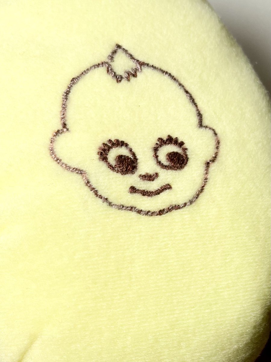 lie_may_'s tweet photo. このタグの締切は今月末だけど今月中にはユニバに行けない…ので、マヨマヨツナマヨコーンまんのぬいぐるみを作りました！
25周年フードの思い出と言って良いかは謎ですが、ふかふかでかわいくできました(  ˊᵕˋ  )💗
包みは@hamlieltw がOHPシートに印刷してくれました🥰

#わたしのUSJ25周年フード https://t.co/IQtCv0EoiC