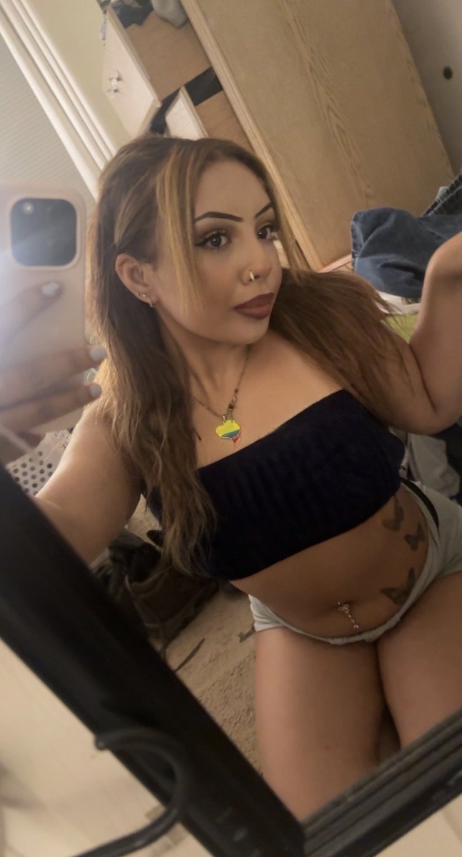 💋 tweet media