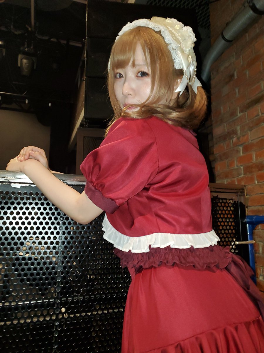 yixiu0702's tweet photo. acro-A@代官山spece odd
セトリ
1 Lasting Forever
2 ネムノキ
3 onemail
4 Rundown (？)
5 patch out
6 shoot out
王道セットリスト。5➡️6へ盛り上がり、フロアの一体感慨はヤバい。メンバーは可愛いのに曲は激しめ。ギャップ萌え。
YUKINOちゃん貴重なヘッドドレス。#アクロア https://t.co/uPfRGlvSc1