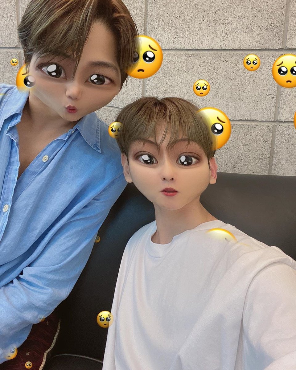 exoticostw's tweet photo. Hoy en el #𝚅éū𝕣an𝕥ː𝖉e𝘣u𝕥, tanto #𝙲𝑙yde 🐶 como yo, decidimos apoyar a los chicos de @veurant y nos pusimos a hacer stream a #b𝒍o𝕠d·发誓·𝕥e͟ars. No dejen de escucharla, es genial.

𝐌r. 𝕽o͞𝕧er ✳ ｡ﾟ #𝚃𝖺𝗒𝗅𝗈𝗋 https://t.co/kFl7AVp7FC