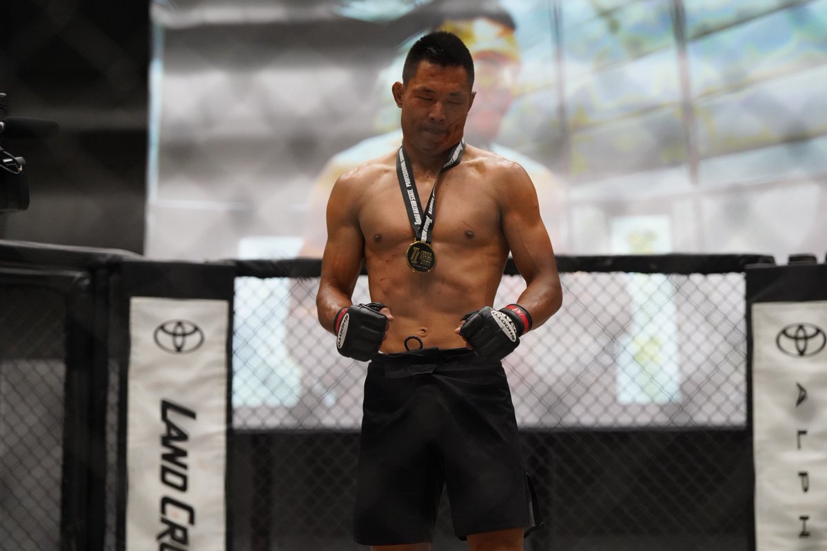 Gigio_jp's tweet photo. プロ修斗香川大会 FORCE23 #shooto0524 #FORCE23
第1試合 ライト級5分2R
松浦真実也(トップティア)
キンコンカンコンケンチャンマン(Osaka FitPit Gym/UBF)
1R 松浦選手がカーフ、パンチ、テイクダウン。2Rケンチャンマンがテイクダウンから攻めるが松浦選手が返してパウンド。松浦選手判定勝利 https://t.co/VE1zfyeCGp