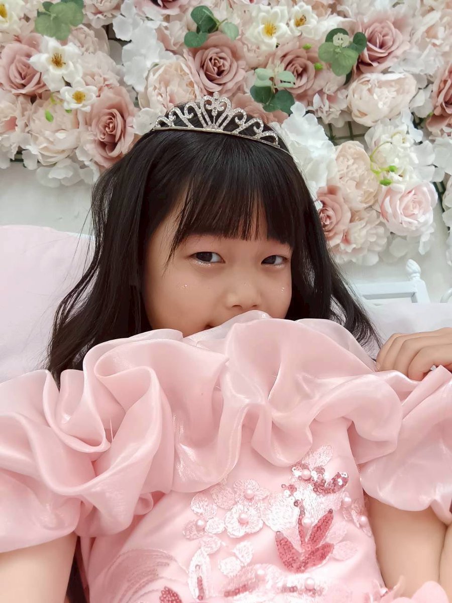maa_chan_0501's tweet photo. 最近ハマってる自撮りをお届け💁‍♀️

今日は初めての #スタジオフラワーベア さんにお邪魔しました🧸💐
入った瞬間プリンセスなスタジオでノリノリまあちゃんでした🤣🤣

ななりん、お忙しい中丁寧にご対応��ただきありがとうございました🥺✨ https://t.co/e11NDidFFp