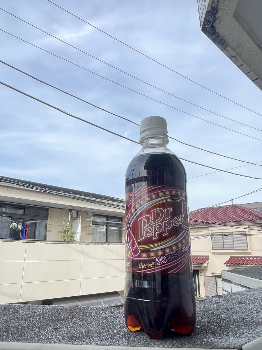 qedlain's tweet photo. 久しぶりにドクターペッパー飲んで美味しい‼︎
けど炭酸で一気に飲めない…
でもハイボールならゴクゴク飲める不思議🤔

#ドクターペッパー https://t.co/DBnmFawdoX