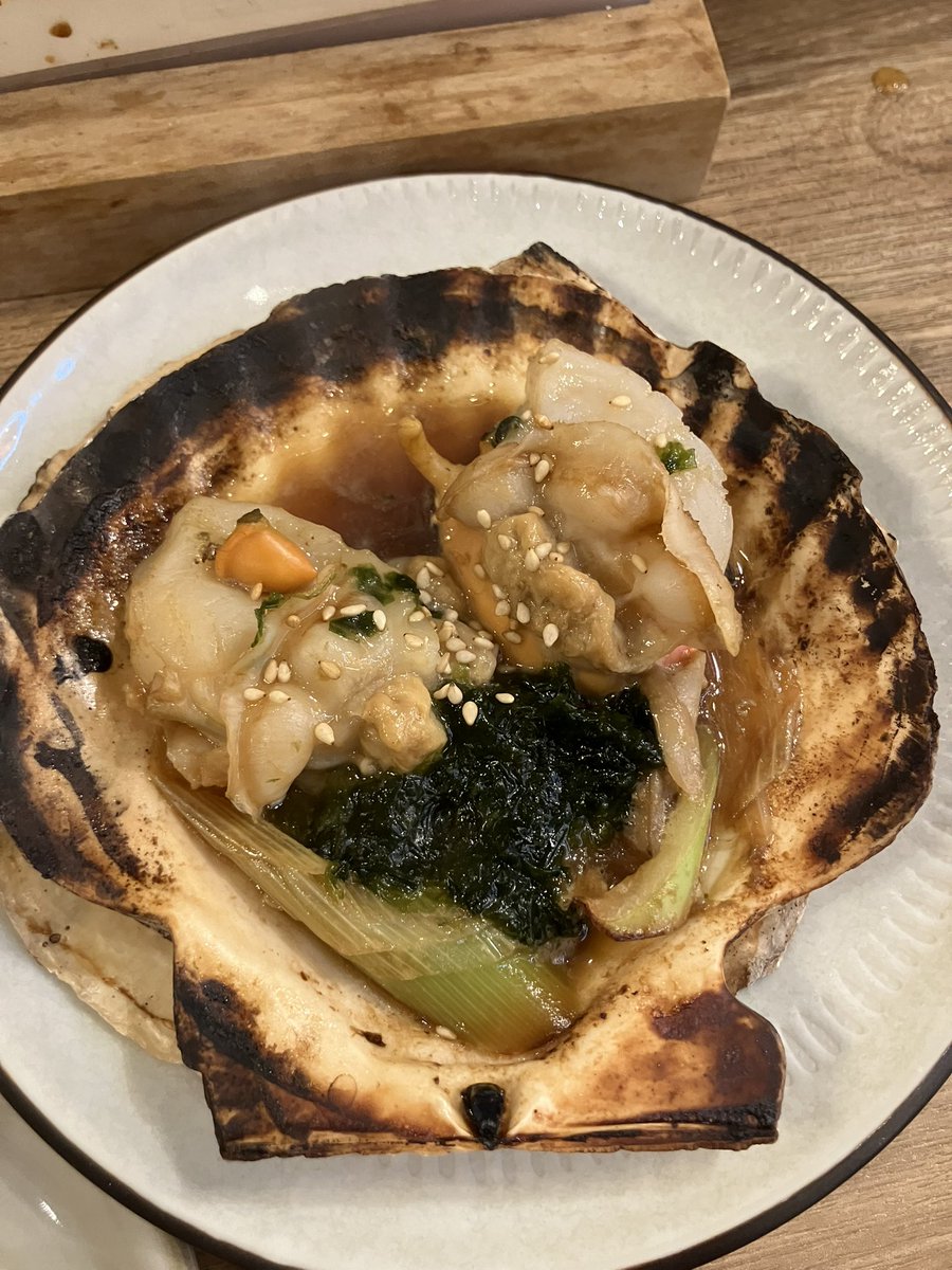 elessa_valo's tweet photo. 日曜昼からドンギマリ〜！
ビール、ハイボール、ダイヤメ、紹興酒いっぱい飲んでる！
家でいつも小籠包スピリタスだから
たまには紹興酒でもやるよ!!家にもあるけど..
レッドブルあるからレッドブル紹興酒も良いだろ?はい、このツイート見た人
見たら、グイ⭐︎   
貴方のグイ連絡お待ちしております✨ https://t.co/dKN2gLK5wB