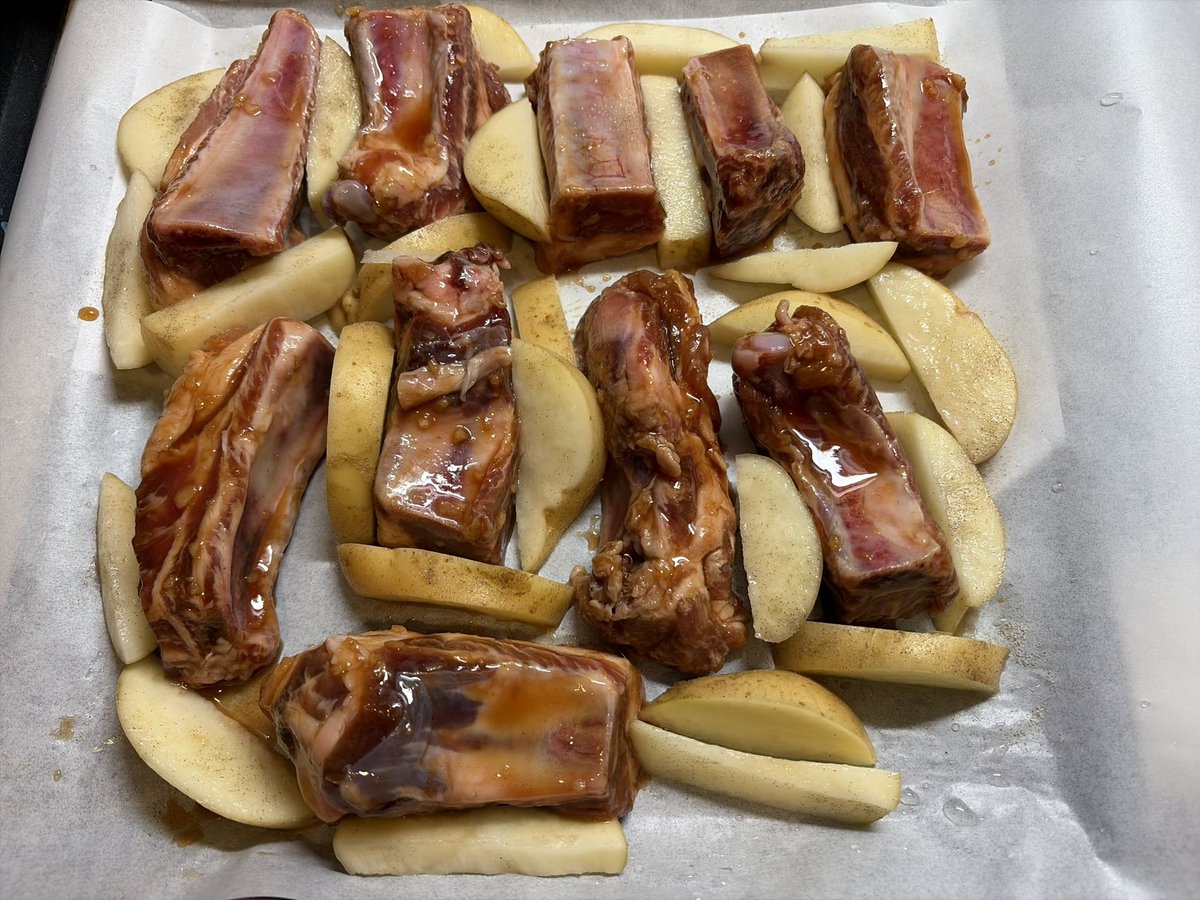 今日はスペアリブを作ると決めていたので朝から漬け込んでいたが、ここ