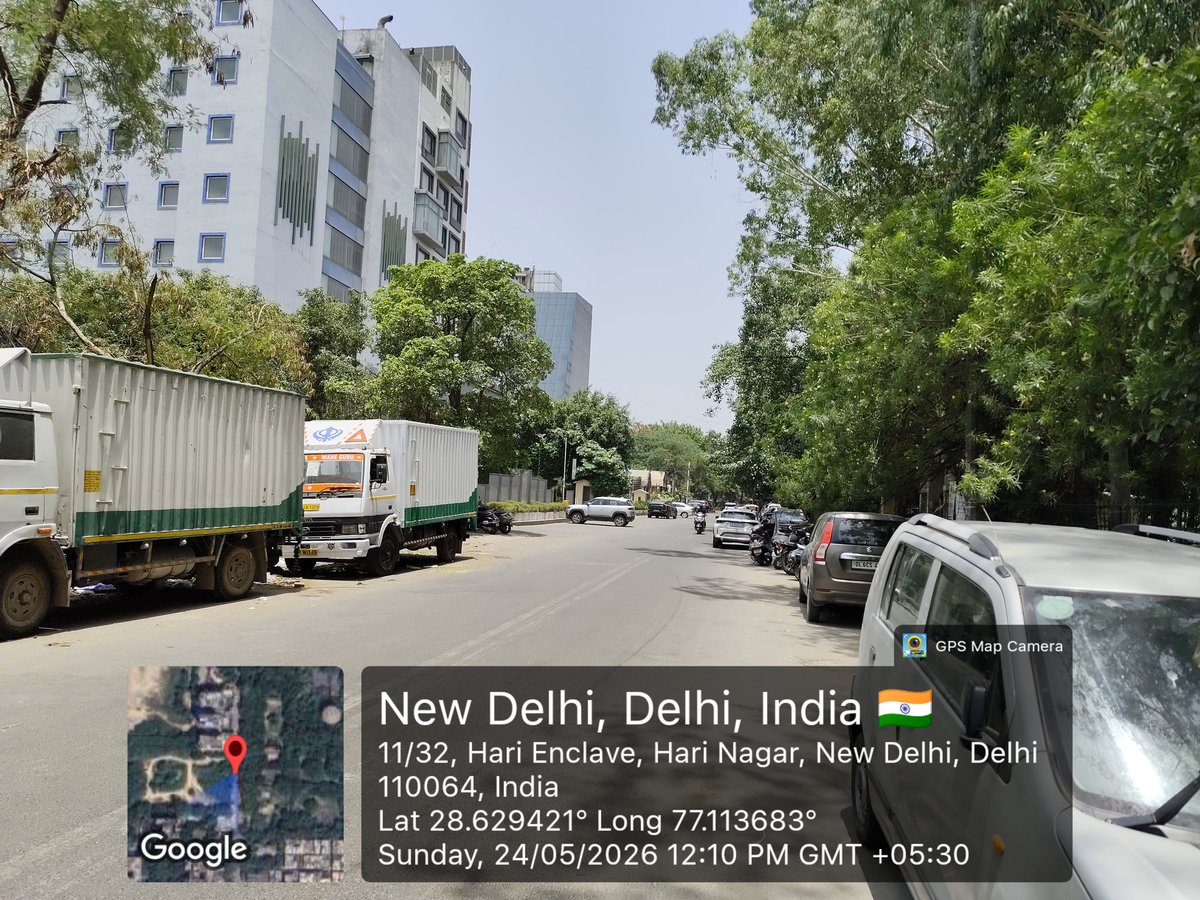 vyaparsathi's tweet photo. Till date no action DCP TRAFFIC @DelhiPolice @LtGovDelhi @CPDelhi https://t.co/cxWyc4NPw2